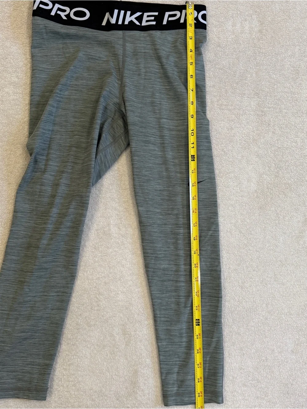 Nike PRO Womens Size Medium Midrise Crop Leggings Pant Mesh Panels Gray